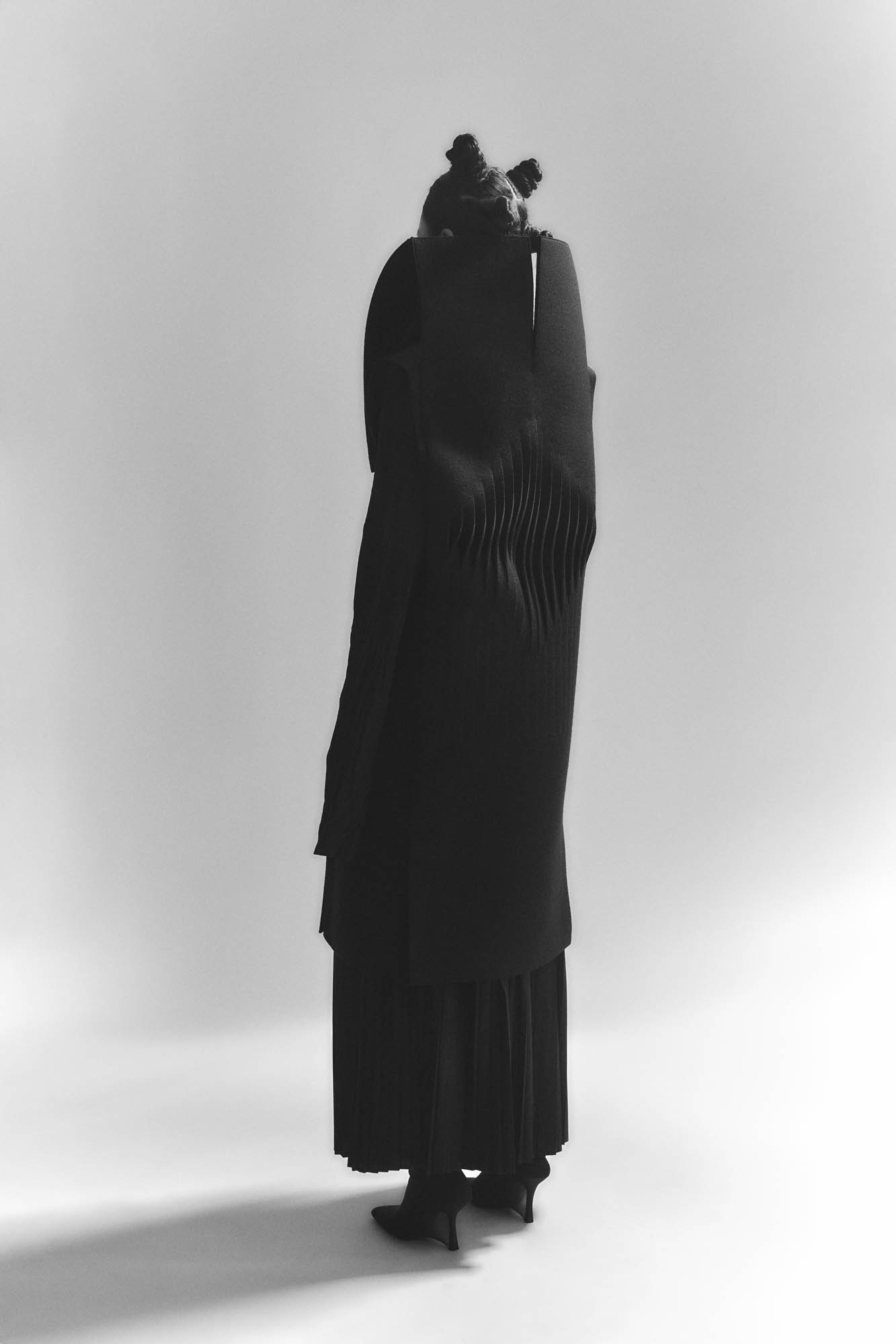 None But The Lonely Heart_HIGHRES_Fashion Editorial_Final_2025_C.JakobKotzmuth_013